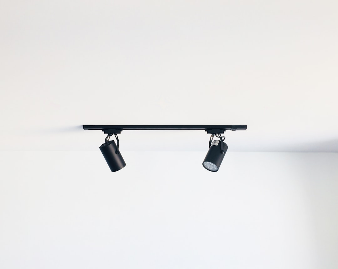 Photo track light system