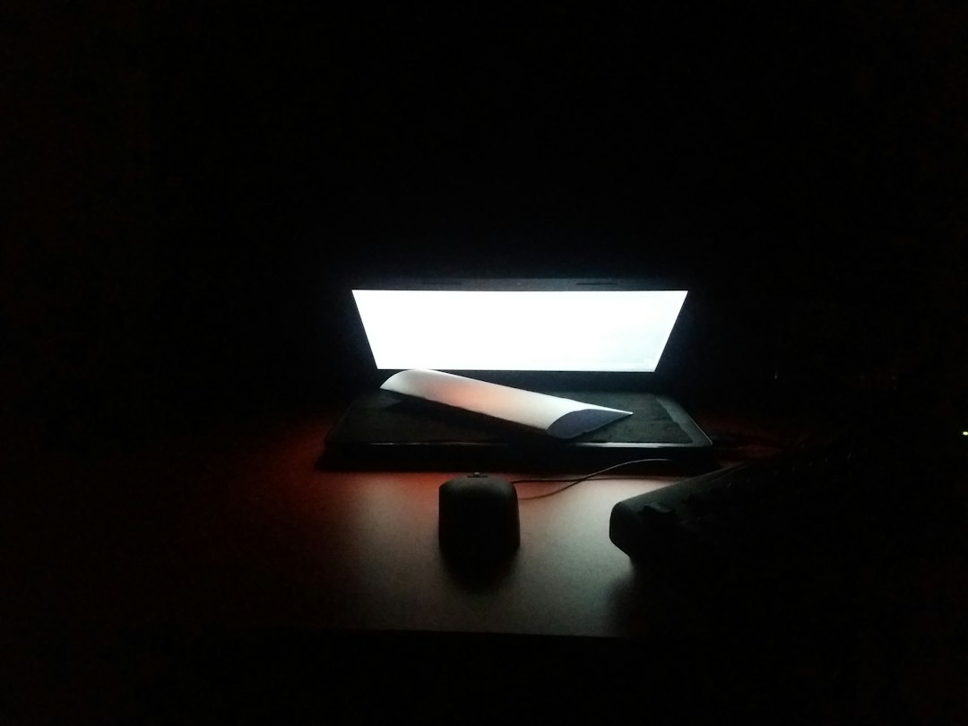 Photo slim portable workspace lamp